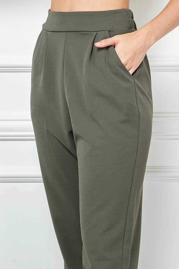 Drapey Crepe Pull-On Relaxed Tapered Pants in Olive