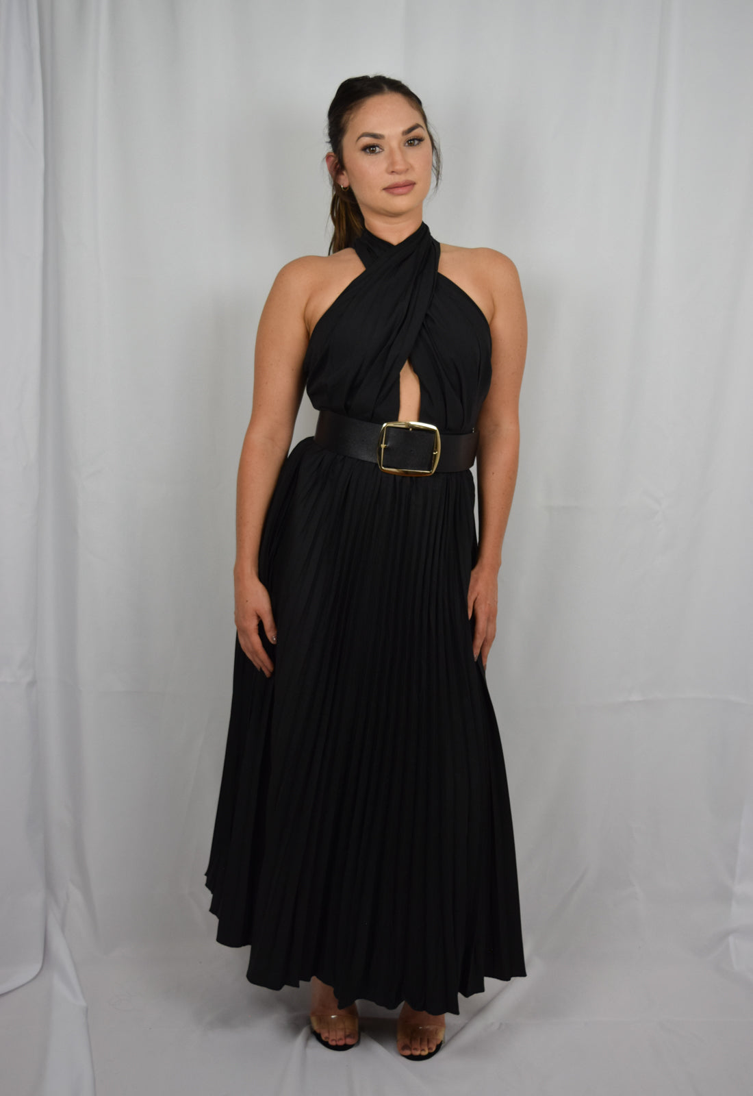 Maxi dress with pleated skirt and belt